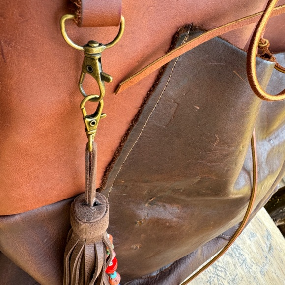 Giant Leather Bag - Picture 3 of 7